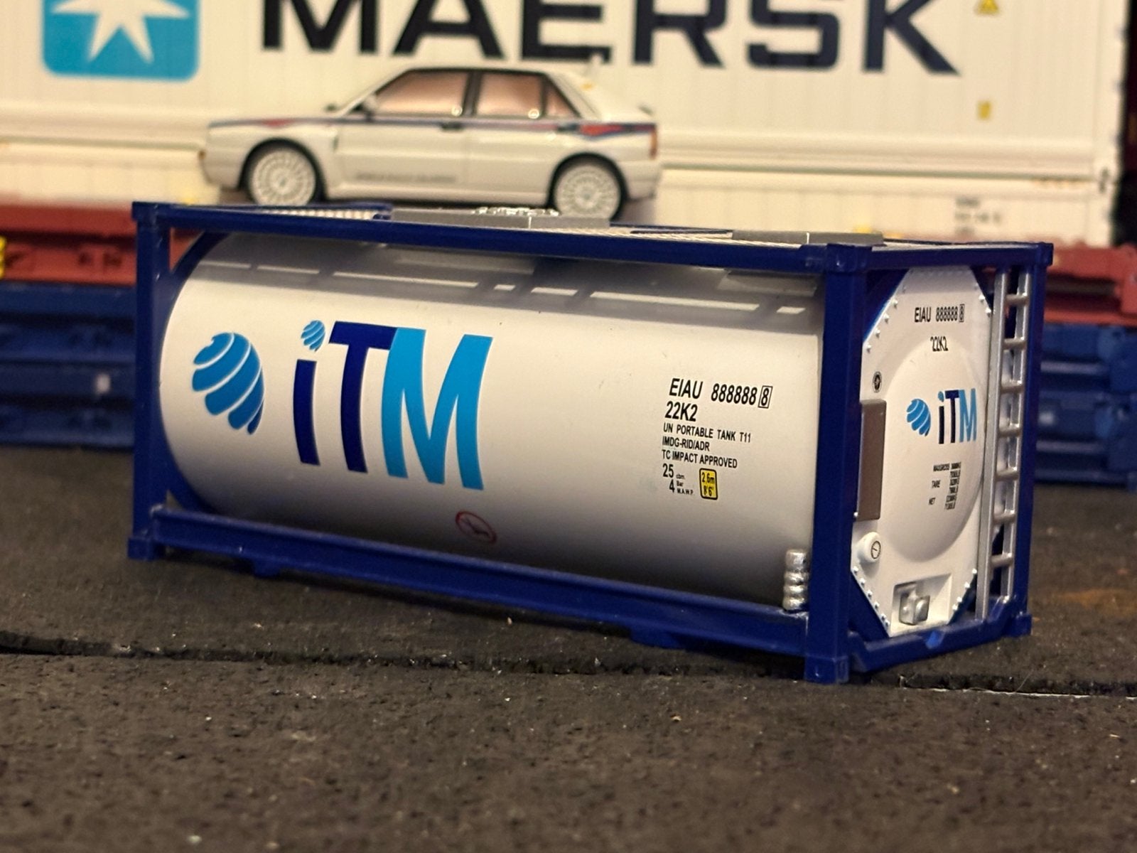 ITM tank container no tekno, Hobby en Vrije tijd, Modelauto's | 1:50, Ophalen of Verzenden, Zo goed als nieuw, Bus of Vrachtwagen