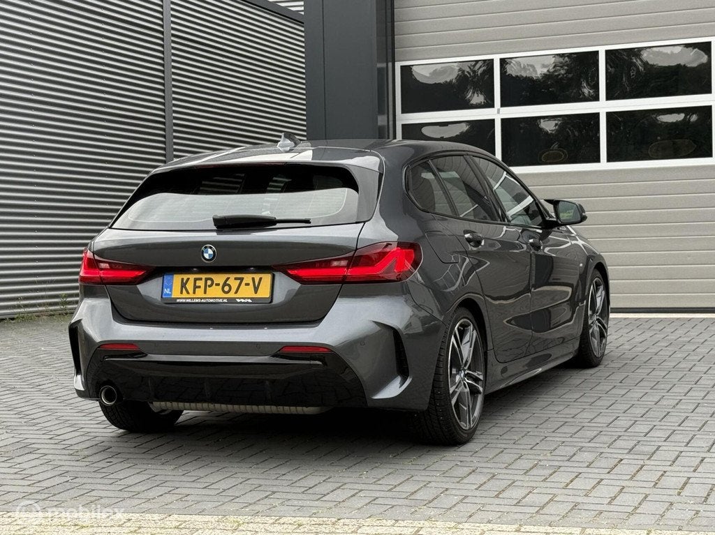 BMW 1-serie 118i M-Sport Edition Automaat ACC 20’inch, Auto's, BMW, 136 pk, 1295 kg, Leder en Stof, Automatische klimaatregeling