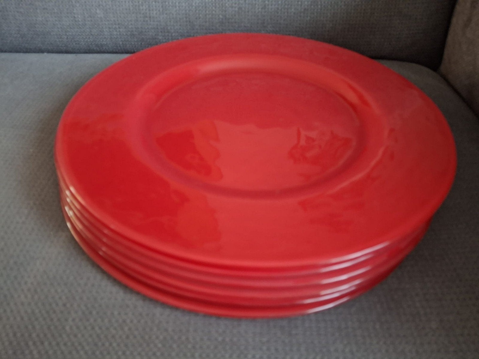 6 rode onderborden van gemoffeld glas - 32 cm, Ophalen, Zo goed als nieuw, Glas, Bord(en)