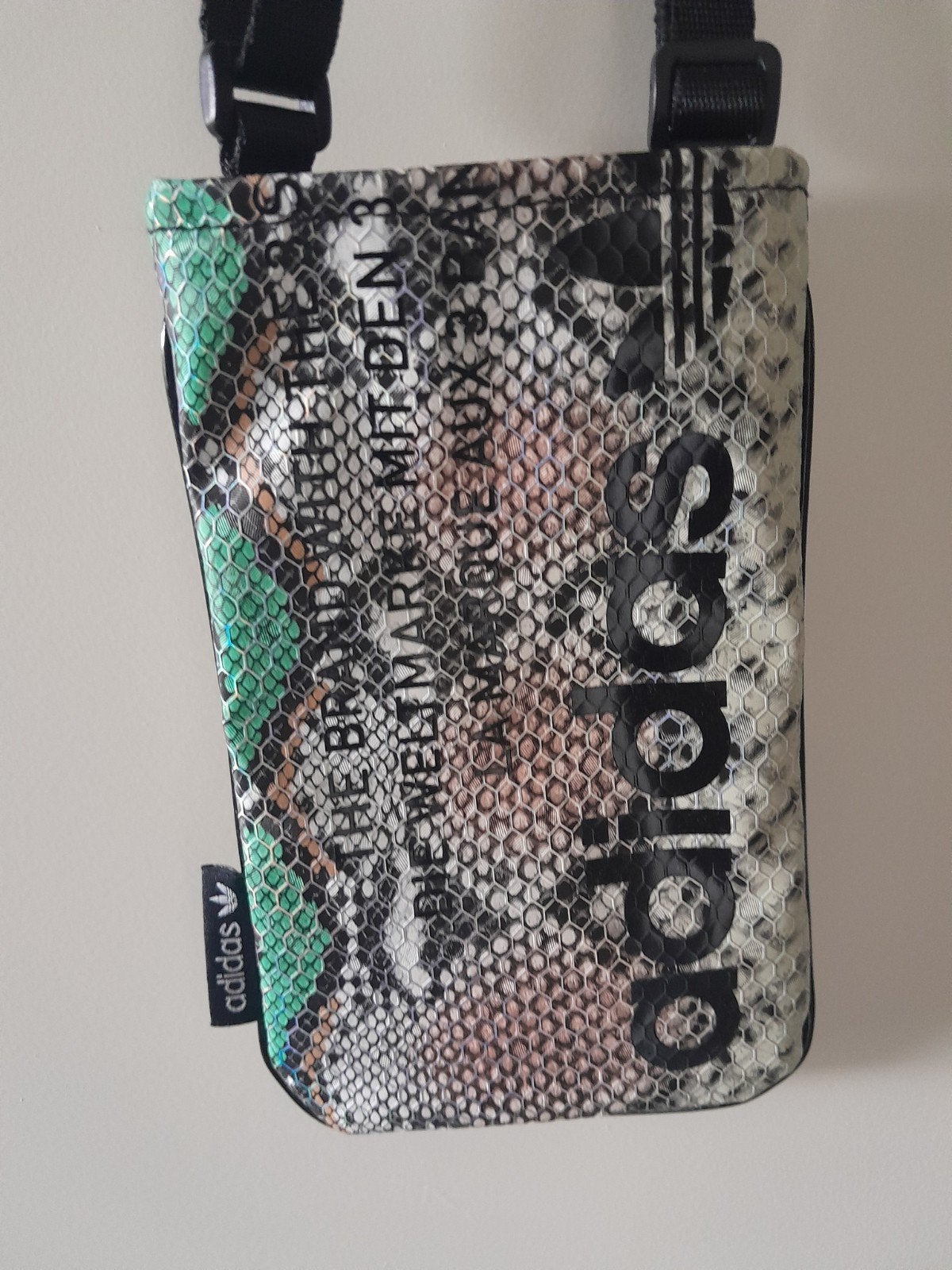 Adidas Schoudertasje met Slangenprint - Nieuw met kaartjes, Ophalen of Verzenden, Nieuw, Overige kleuren, Overige merken