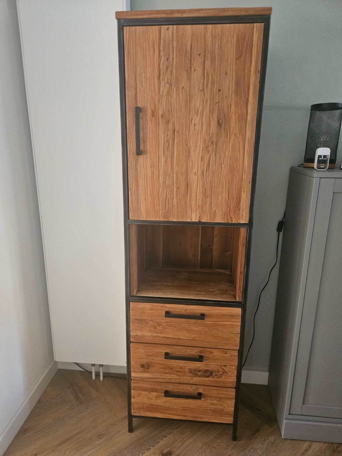 Teakhouten kast met lades en deur - Pronto Wonen, Ophalen, Zo goed als nieuw
