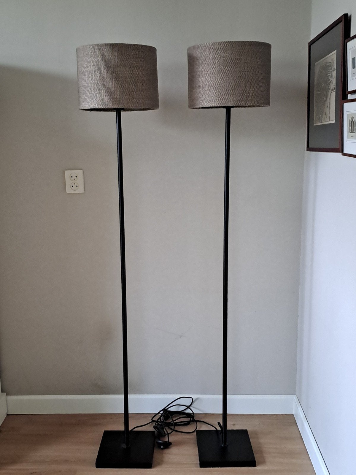 2 lampen met taupe linnenlook kap, Huis en Inrichting, Ophalen, Zo goed als nieuw, Metaal, 150 tot 200 cm