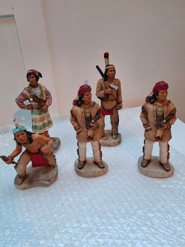Castagna Indianen Beeldjes Set van 5 met lichte beschadigi, Verzamelen, Beelden en Beeldjes, Ophalen of Verzenden, Gebruikt, Mens