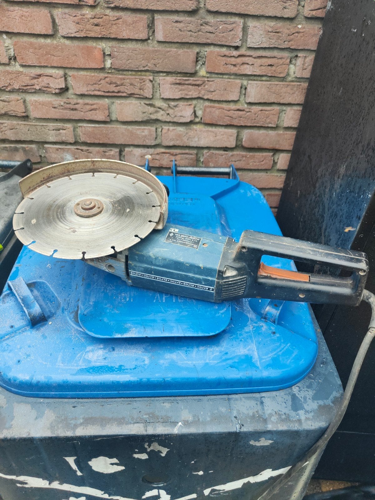 Goed werkende Haagse slijper EATOC ELTOS MA 1800 1800W, Ophalen of Verzenden, Gebruikt, 1000 watt of meer, Haakse handslijpmachine