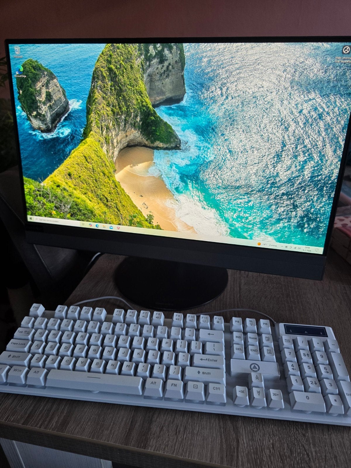 Lenovo All-in-One PC AIO 520-22AST, Computers en Software, Desktop Pc's, Ophalen, 2 tot 3 Ghz, SSD