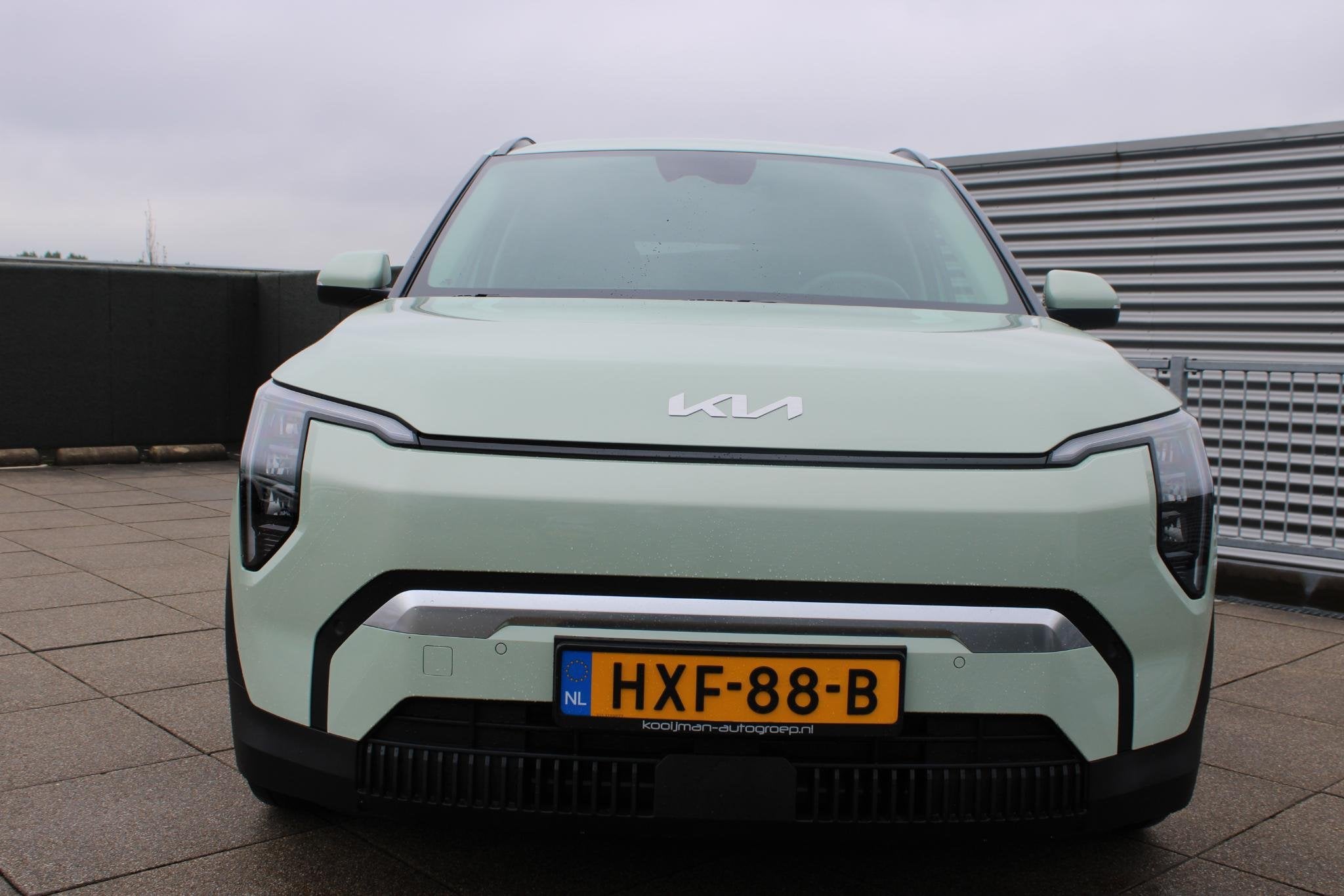 Kia EV3 Plus 81.4 kWh Stuur+Stoel verwarming / Navigatie / C, Stof, Origineel Nederlands, 204 pk, 1000 kg