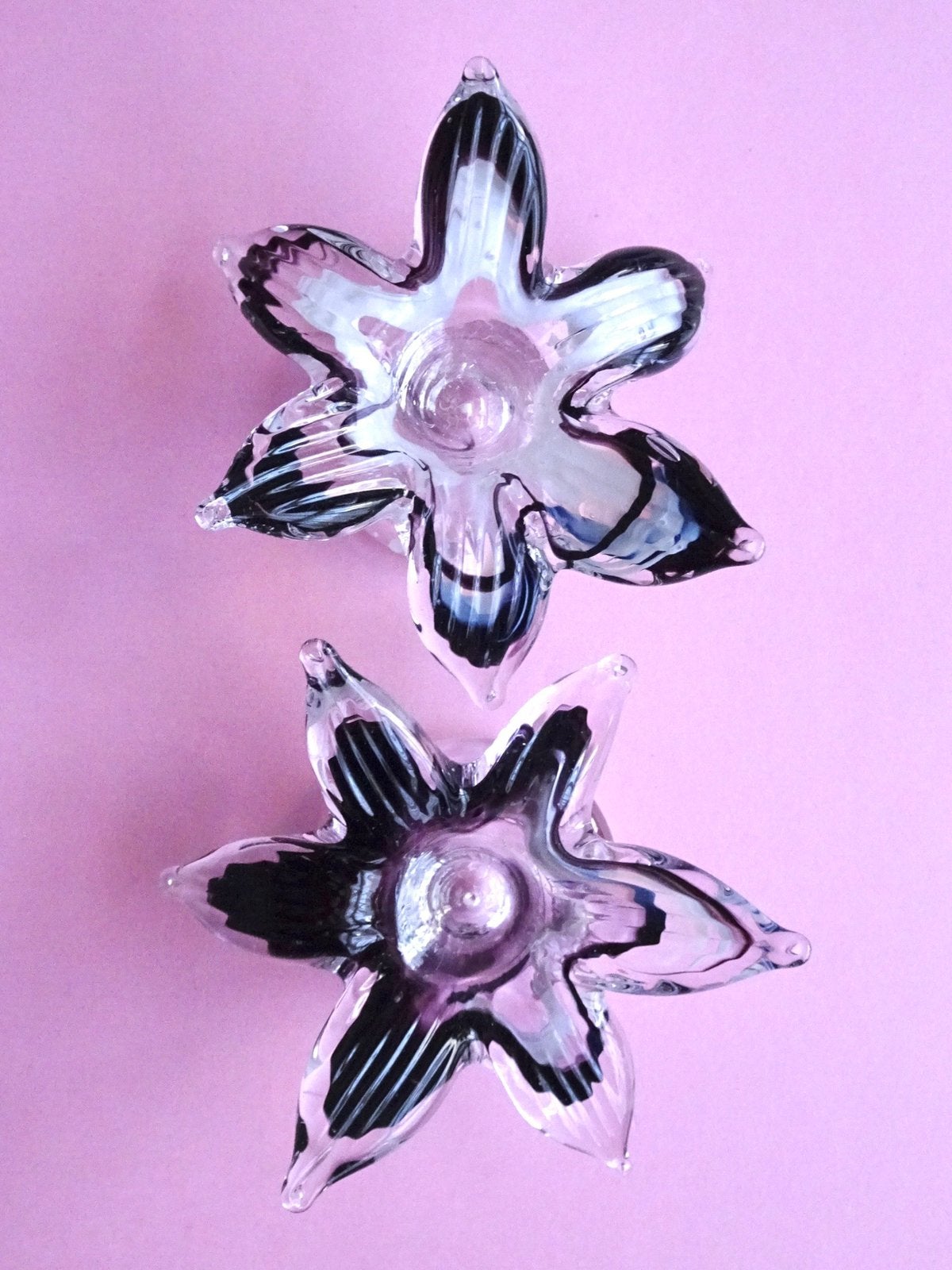 2x vintage Murano glas bloem design kandelaar paars wit, Ophalen, Glas