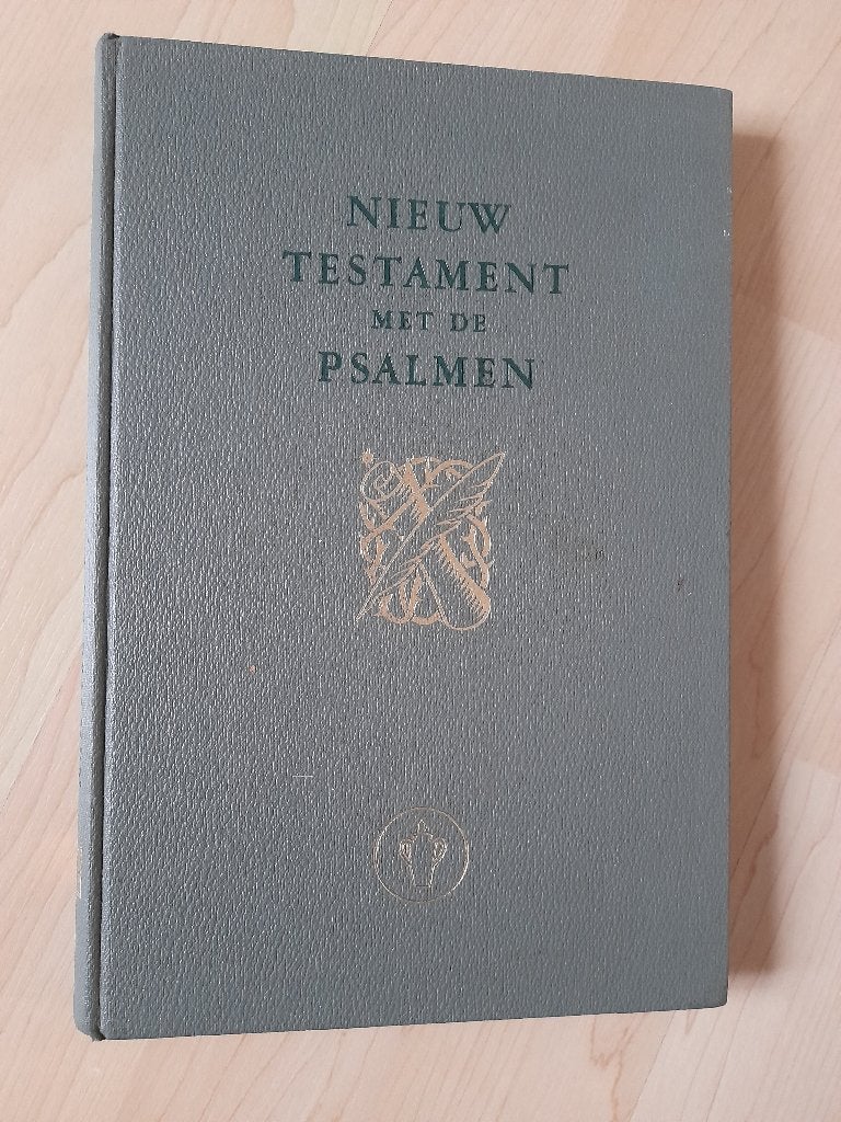 NIEUW TESTAMENT MET DE PSALMEN VERTALING IN OPDRACHT VAN HET, Boeken, Godsdienst en Theologie, Ophalen of Verzenden, Gelezen