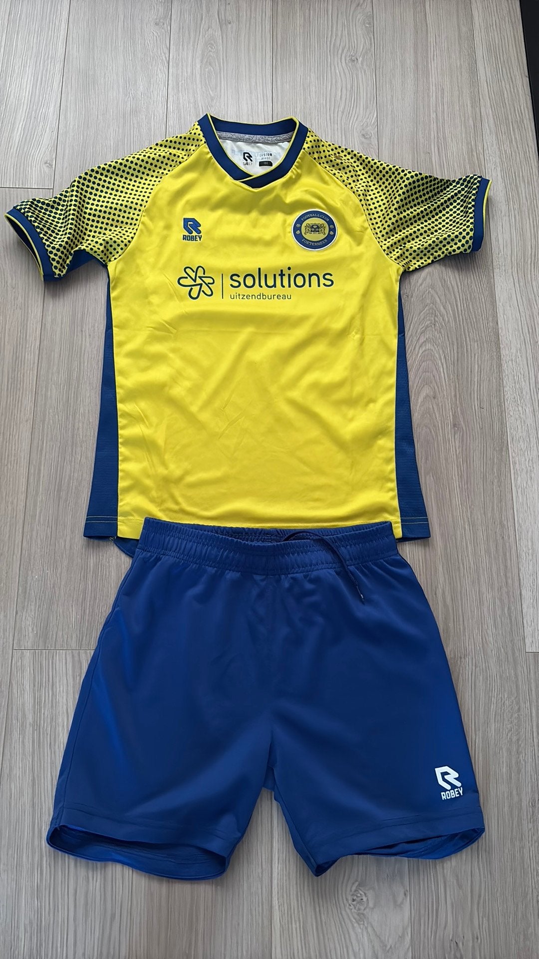 Fc zoetermeer tenue maat 164, Maat XS of kleiner, Ophalen, Zo goed als nieuw, Set
