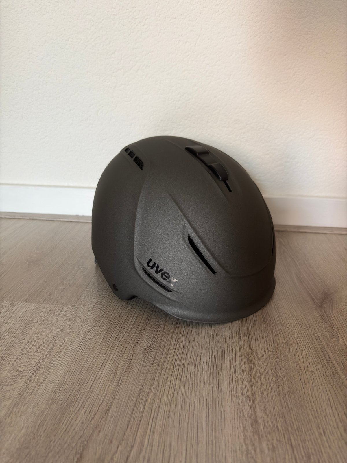 Uvex skihelm - Made in Germany, Ophalen, Zo goed als nieuw