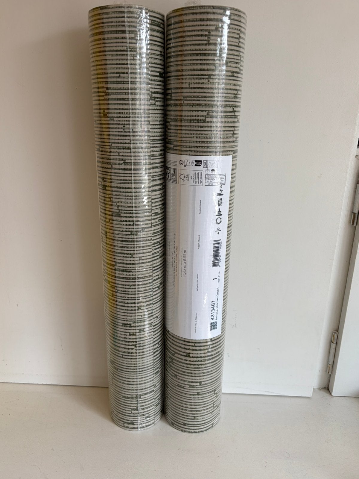 2 rollen behang Ashford & sons Thomas groen, Huis en Inrichting, Stoffering | Behang, Ophalen, Overige typen, Beige, 5 tot 10 m²
