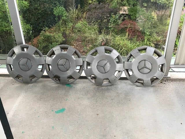 Mercedes plastic wieldoppen (15 inch), Ophalen of Verzenden, Gebruikt
