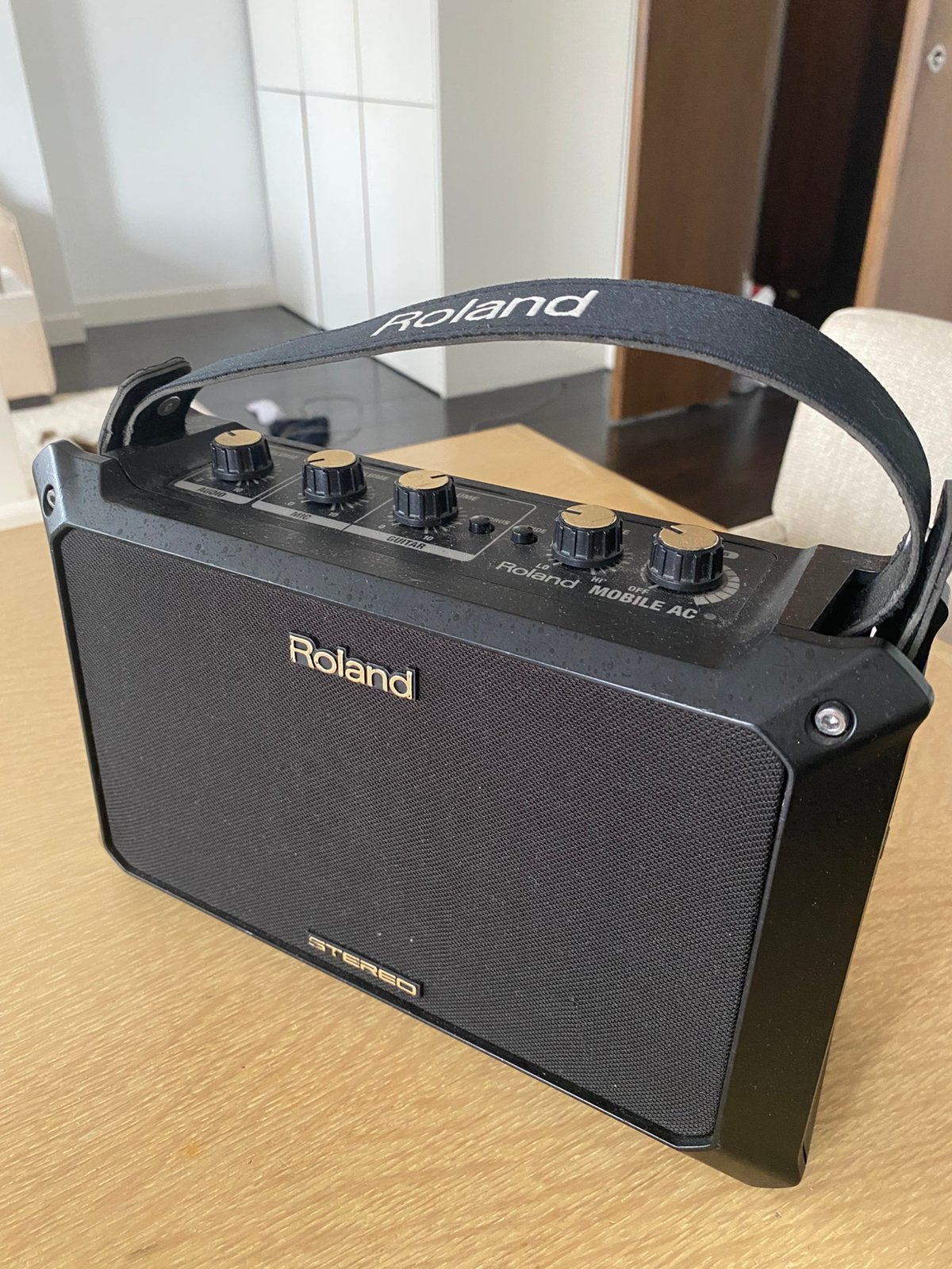 Roland Mobile AC (gitaar versterker), Ophalen of Verzenden, Gebruikt