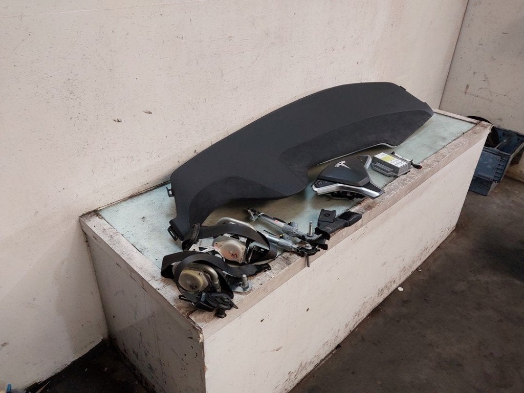 Airbag Set + Dashboard Tesla Model S 2017 106069511C, Auto-onderdelen, Germany_Sales@tesla.com, Gebruikt, Overige automerken, Ludwig-Prandtl-Straße 27 - 29, Berlin 12526, , Duitsland