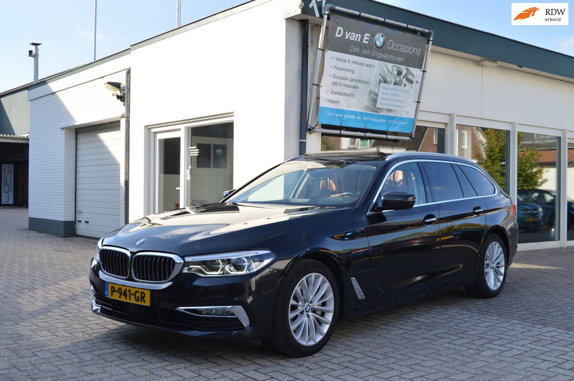 BMW 5-serie Touring 540i xDrive High Exe. Panodak Head-up Co, Auto's, Dealer onderhouden, Gebruikt, Euro 6, 2000 kg