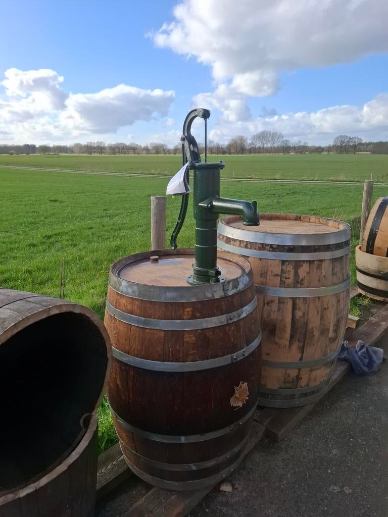 Frans wijnvat  225 liter met zwengelpomp, Tuin en Terras, 150 liter of meer, Ophalen, Hout
