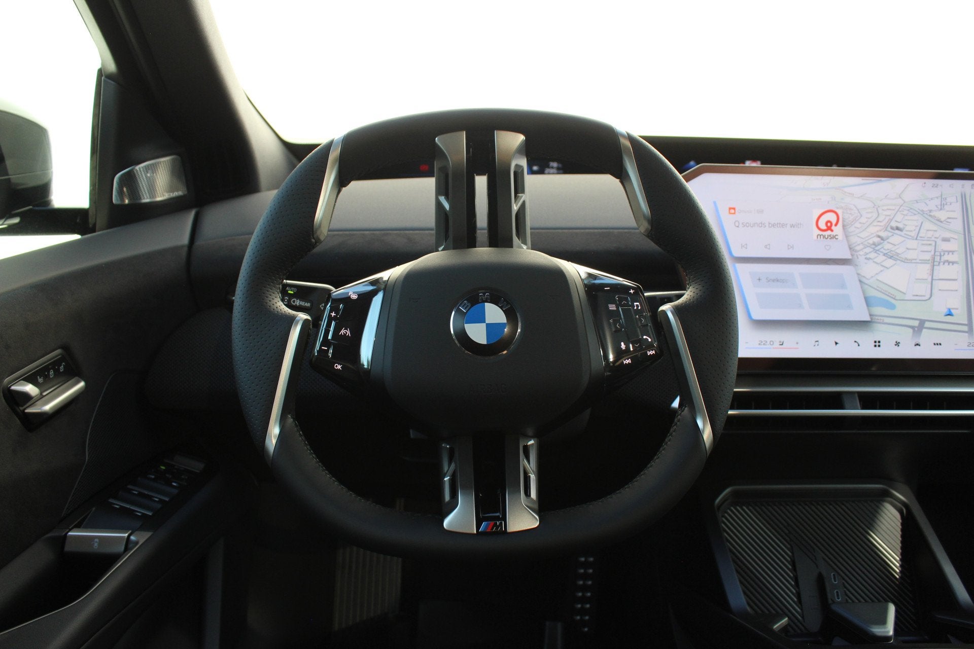 BMW iX3 40 eDrive M Sport / Panoramadak / Trekhaak / 3D Head, Auto's, Dealer onderhouden, Achterwielaandrijving, Zwart, Zwart