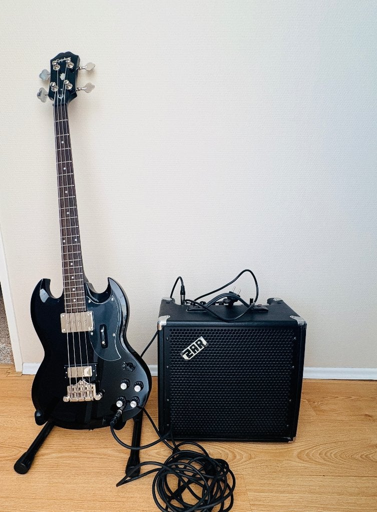 Epiphone EB-3 basgitaar + versterker en accessoires, Muziek en Instrumenten, Ophalen, Zo goed als nieuw, Elektrisch