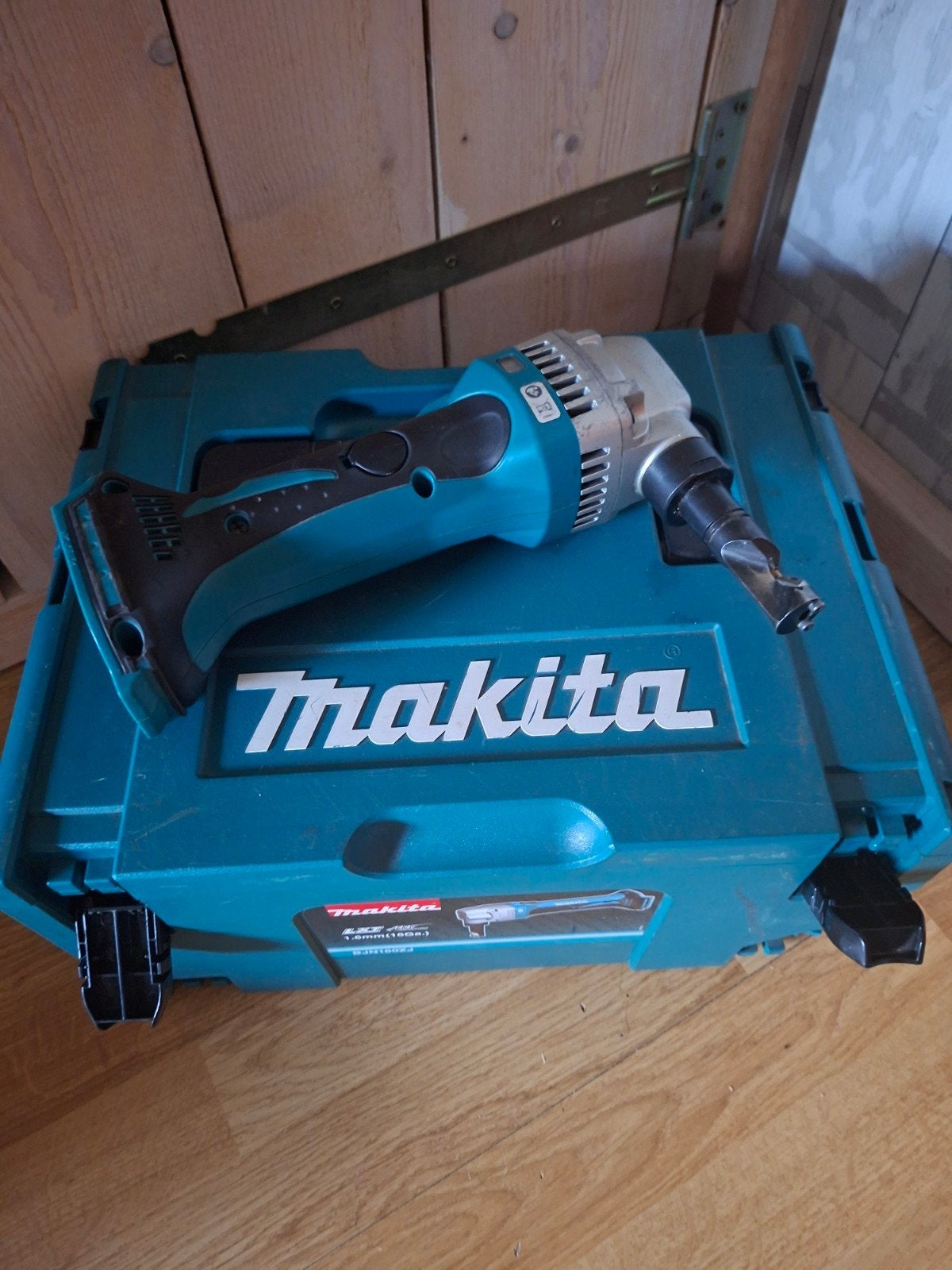 Makita DJS161 LXT 18V Accu Plaatschaar in Mbox, Ophalen, Gebruikt