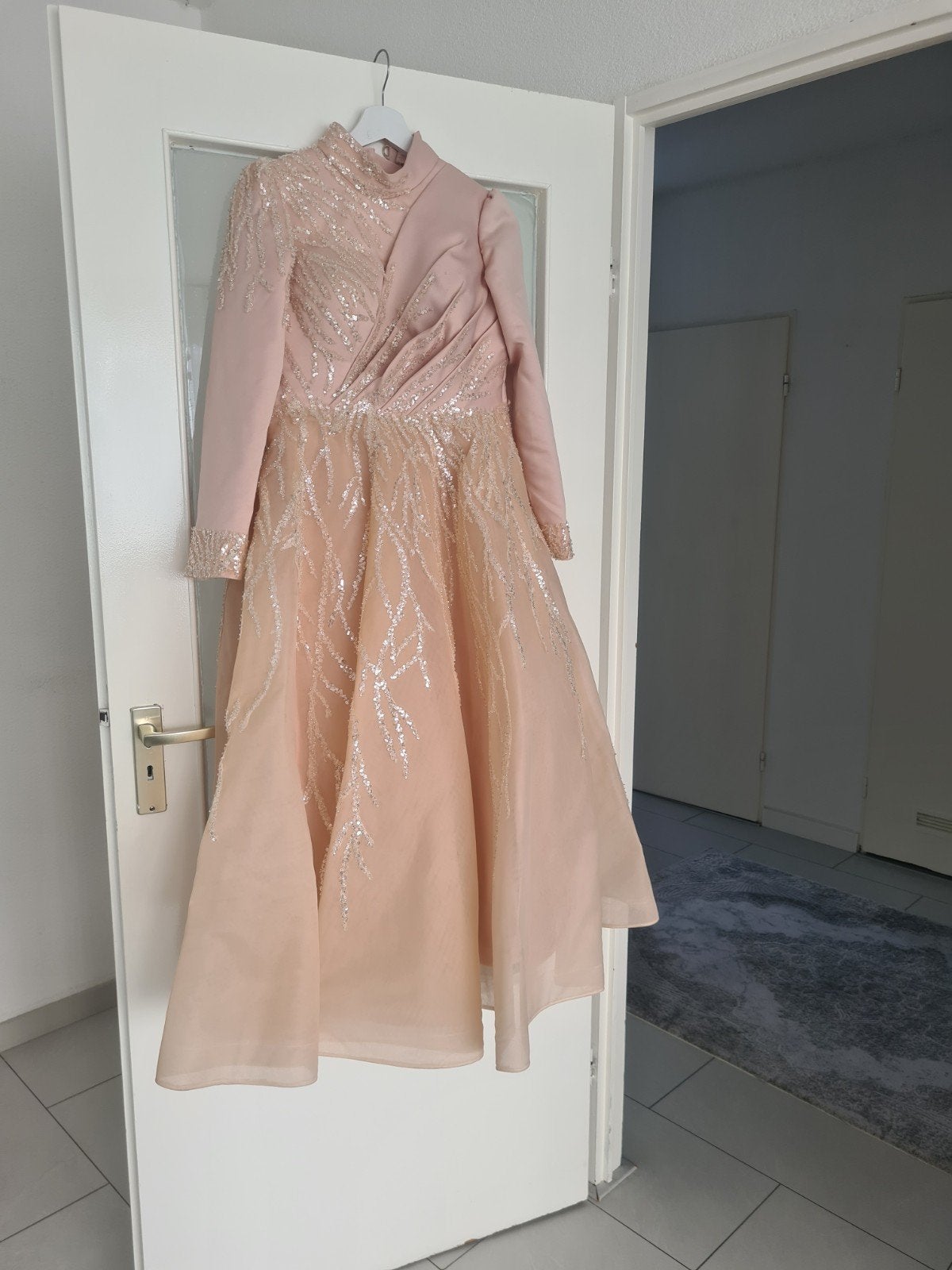 Elegante Roze Galajurk met Sprankelende Details, Maat 38/40 (M), Galajurk, Ophalen of Verzenden, Zo goed als nieuw