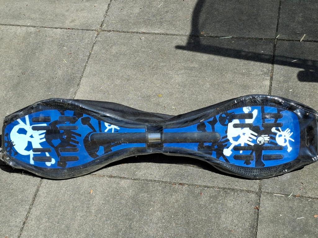 Waveboard / Hoverboard - Blauw met schedel design, Ophalen of Verzenden, Gebruikt, Waveboard
