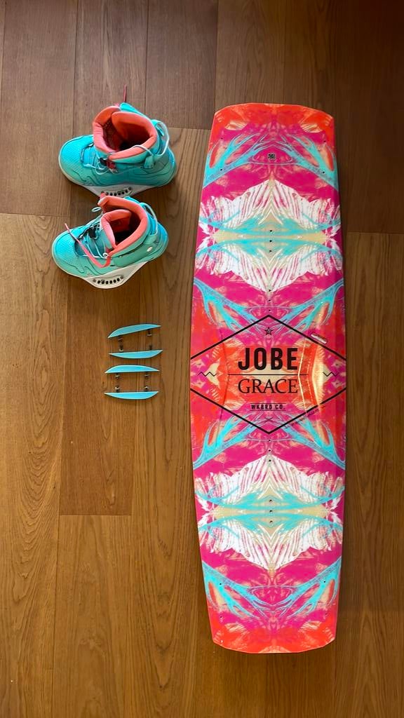 Jobe grace wakeboard 134 schoenmaat 39-41, Watersport en Boten, Wakeboarden, Ophalen, Gebruikt, Board en Schoenen