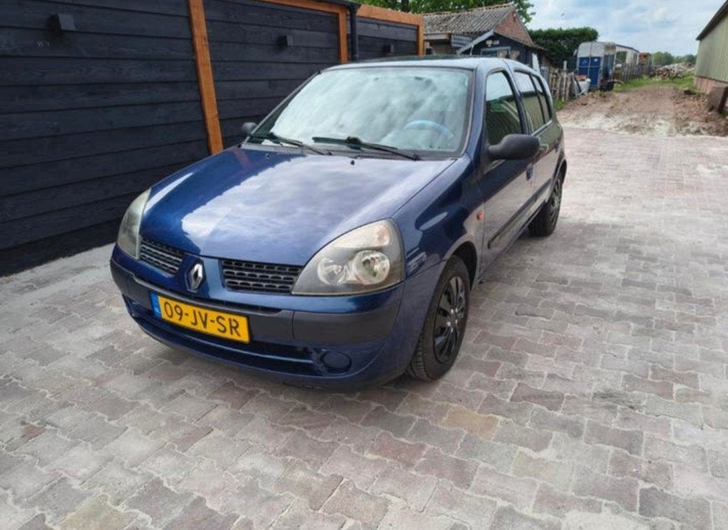 Renault Clio 1.2 RN 5DR 2005 2002 Blauw, Auto's, Voorwielaandrijving, 31 €/maand, 4 cilinders, Origineel Nederlands
