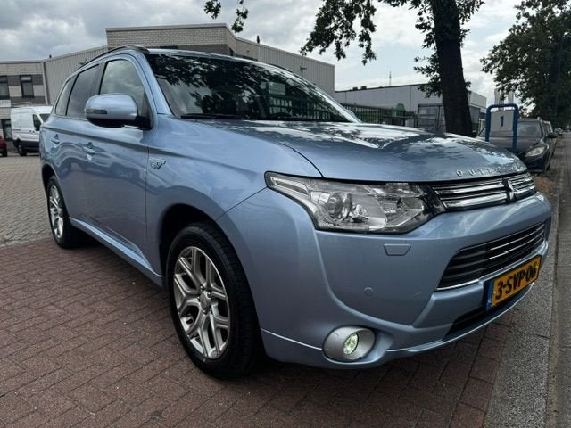 Mitsubishi Outlander 2.0 PHEV Instyle 4x4 Automaat 1e Eigena, Auto's, Mitsubishi, Bedrijf, Te koop, Outlander, 4x4, ABS, Achteruitrijcamera