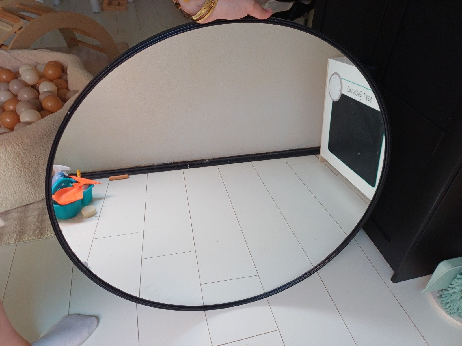 Ronde spiegel met zwarte rand - 80 cm, Huis en Inrichting, Woonaccessoires | Spiegels, Ophalen, Gebruikt, Rond, 75 tot 100 cm