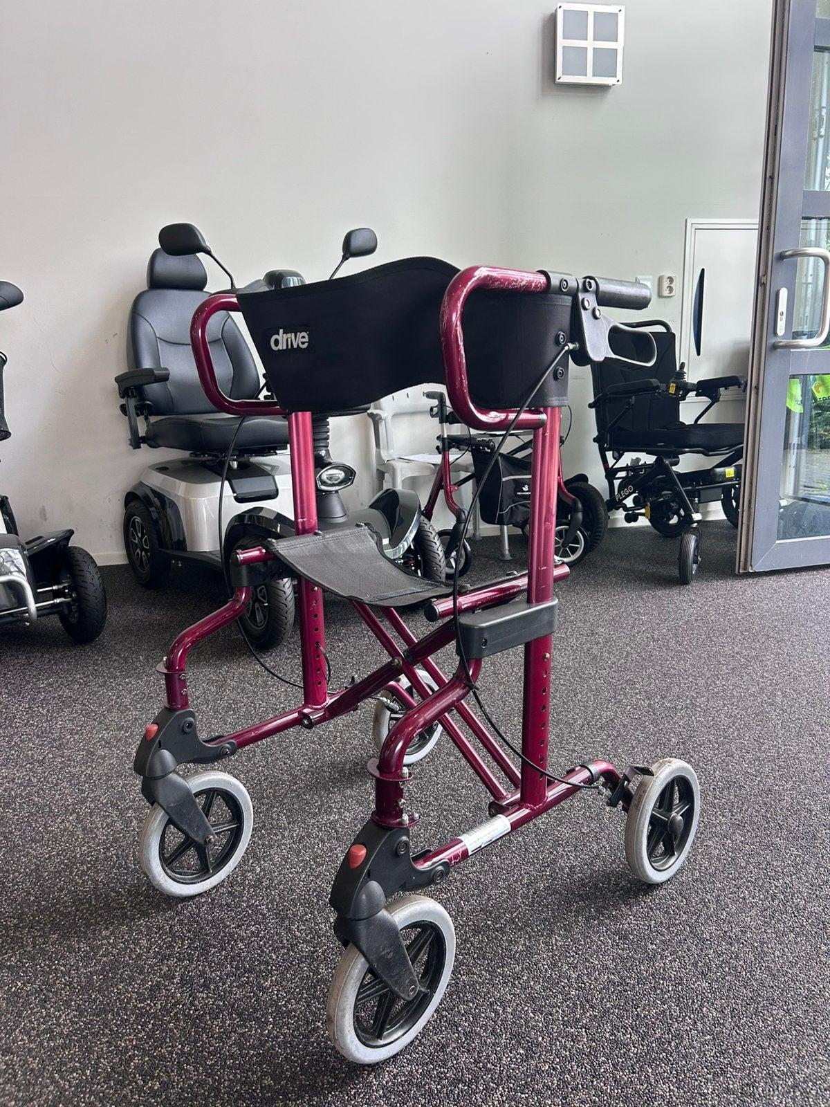 Gratis rollator, Diversen, Gebruikt, Zorgbroeder, Zoom 19, Info@zorgbroeder.nl