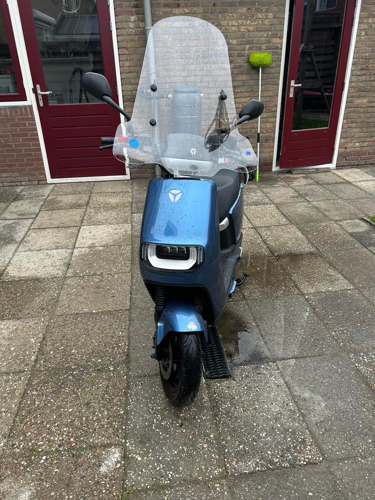 Yadea E8S 45 km/u – 2023 geel kenteken, Elektrisch, Zo goed als nieuw, Ophalen, Overige merken