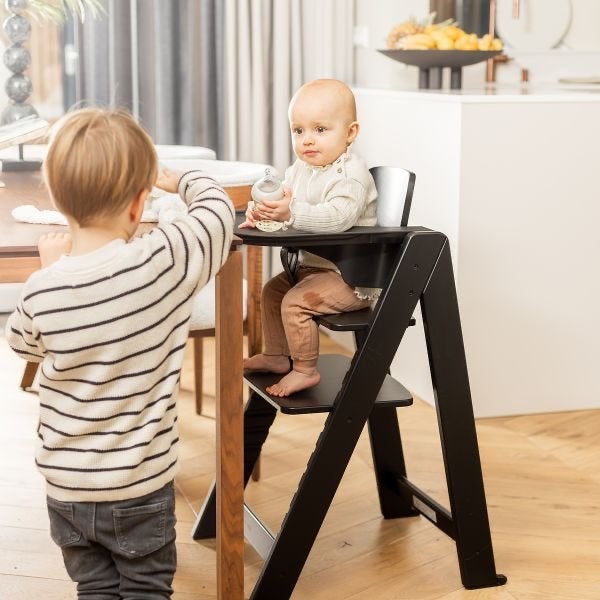 Kidsmill Up kinderstoel met gouden velouren bekleding, Ophalen of Verzenden, Gebruikt, Meegroeistoel, Afneembaar eetblad