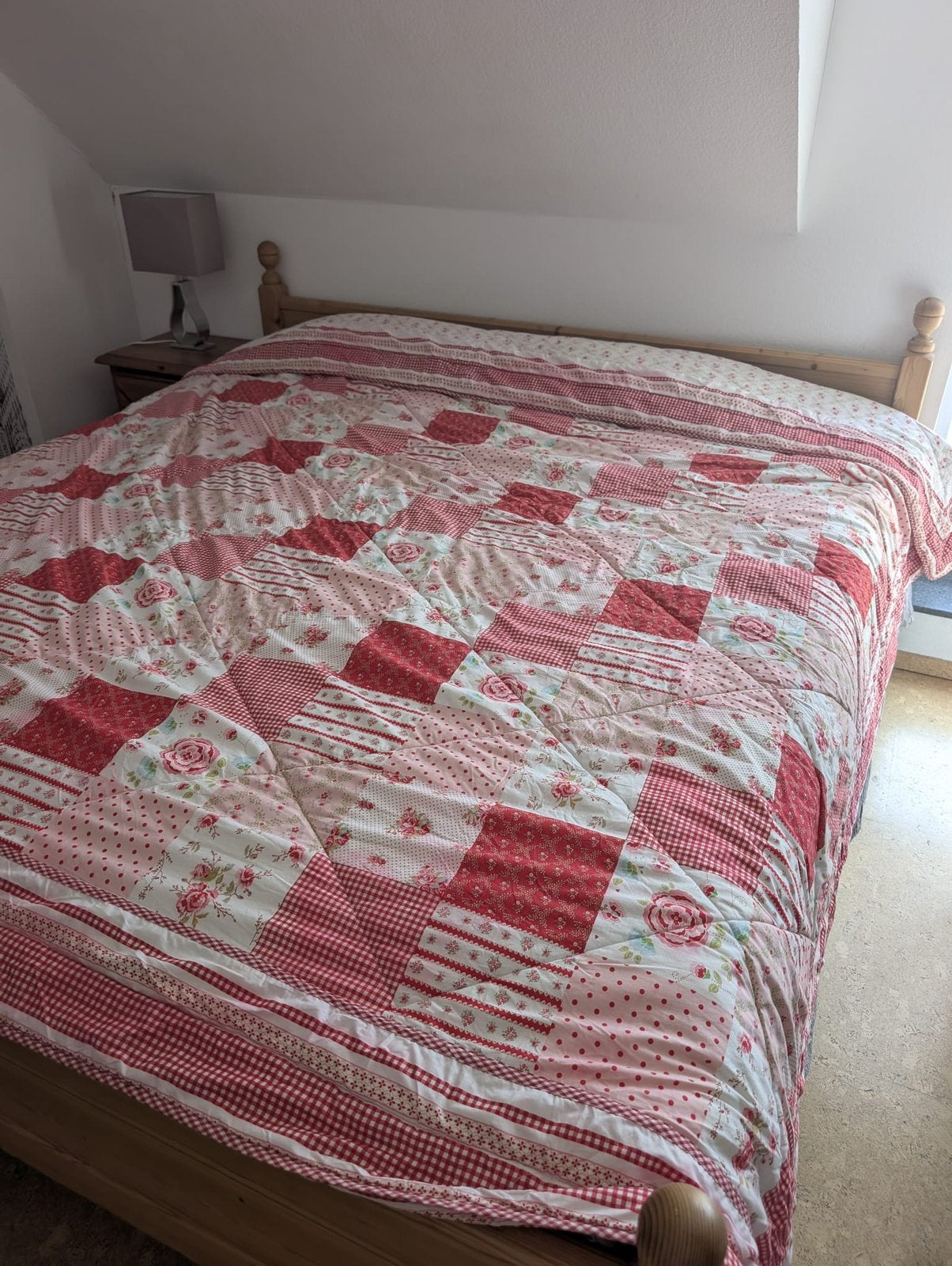 Room Seven sprei/quilt rood/wit geruit en bloemen 250x250, Lits-jumeaux, Katoen, Ophalen of Verzenden, Zo goed als nieuw