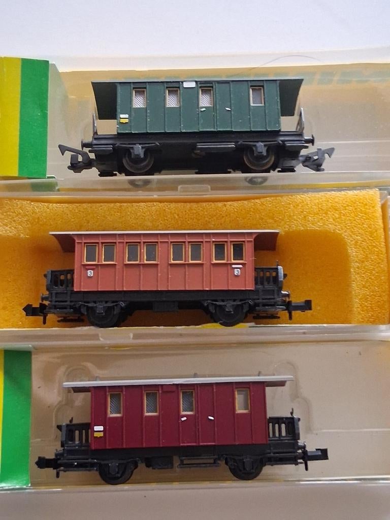 Set van 3 minitrix lokaalbaan rijtuigen N-spoor, Hobby en Vrije tijd, Modeltreinen | N-Spoor, Gebruikt, Gelijkstroom, Trix, Wagon