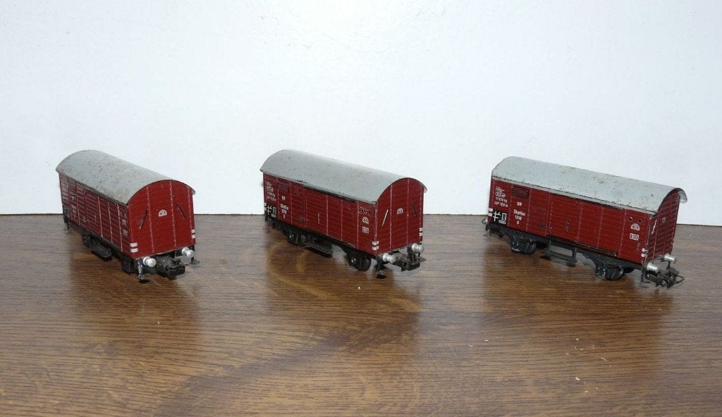 3 Fleischmann gesloten wagons (van blik), Gebruikt, Gelijkstroom, Fleischmann, Wagon