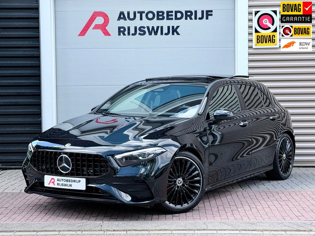 Mercedes-Benz A-klasse 180 AMG Edition 45s Pano/Sfeer/Matrix, Auto's, 136 pk, Gebruikt, 1340 kg, 4 cilinders