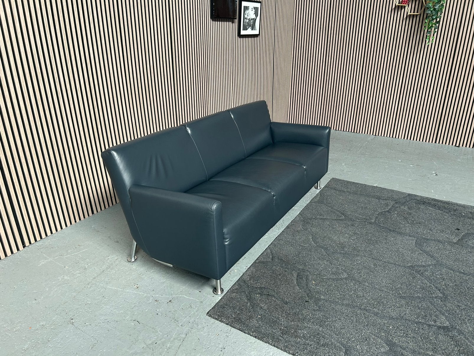 GRATIS LEVERING LEOLUX ROOBY 3 ZITTER  197X93 GEREINIGD, 150 tot 200 cm, Ophalen of Verzenden, Zo goed als nieuw, Vierpersoons of meer