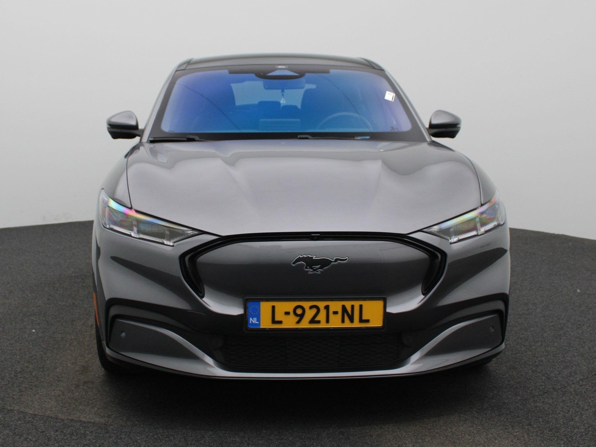 Ford Mustang Mach-E Extended First Edition AWD 98 kWh Afneem, Auto's, Gebruikt, Automatische klimaatregeling, Origineel Nederlands