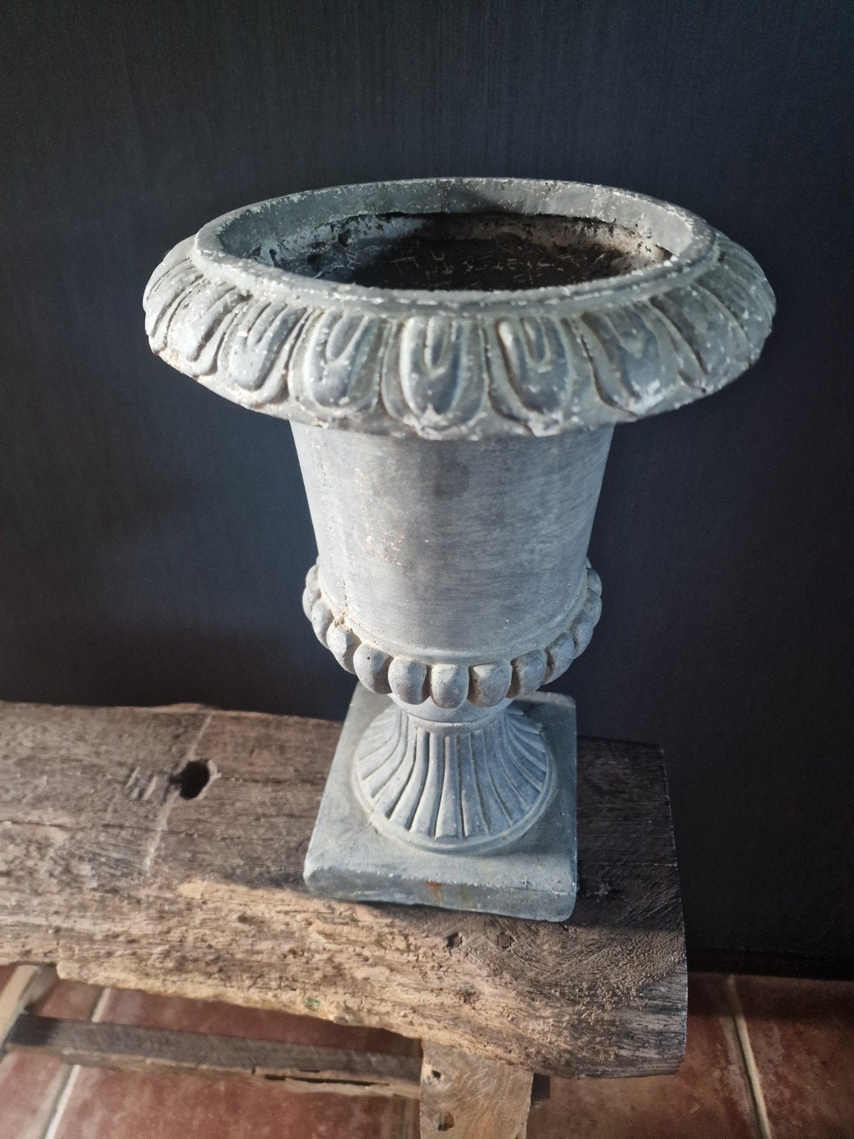 Stenen Louvre pot H 33 cm, Ophalen, Gebruikt