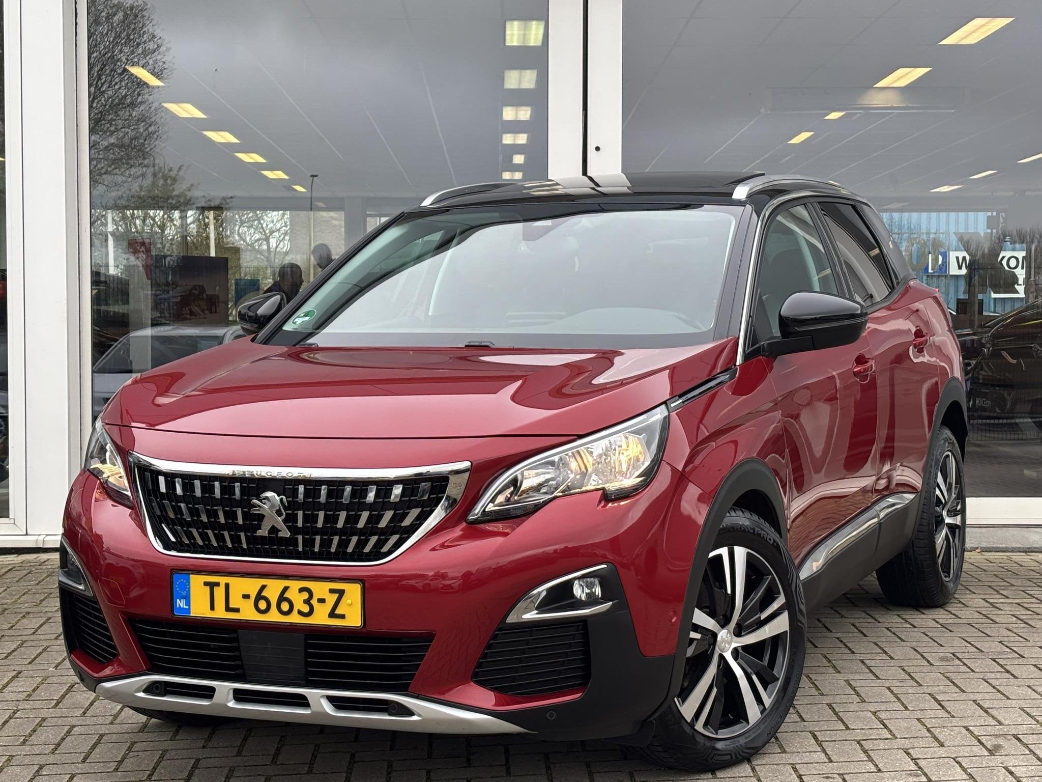 Peugeot 3008 1.2 PureTech Allure | Distributieriem is vervan, Gebruikt, 1199 cc, Leder en Stof, 19 km/l