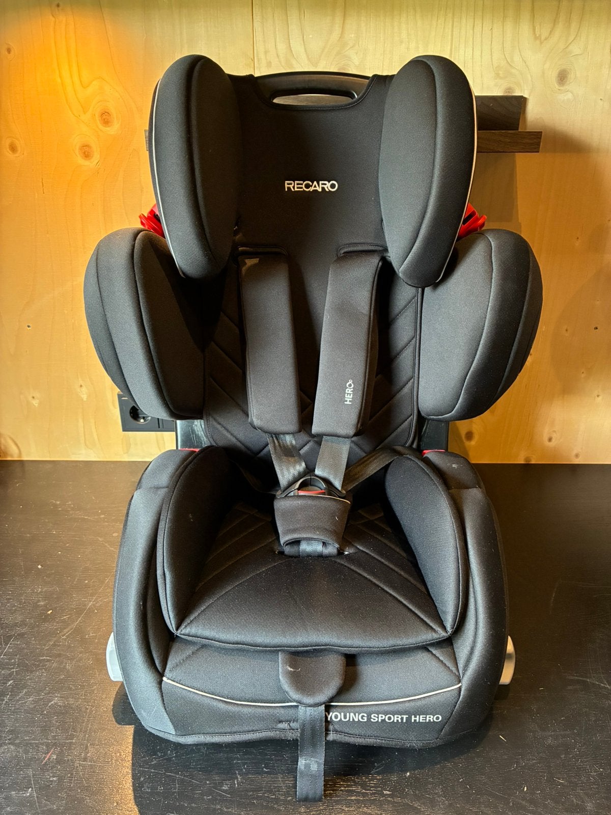 Recaro Young Sport Hero, Zeer nette staat en 100% compleet, Autogordel, 15 t/m 36 kg, Zijbescherming, Zo goed als nieuw