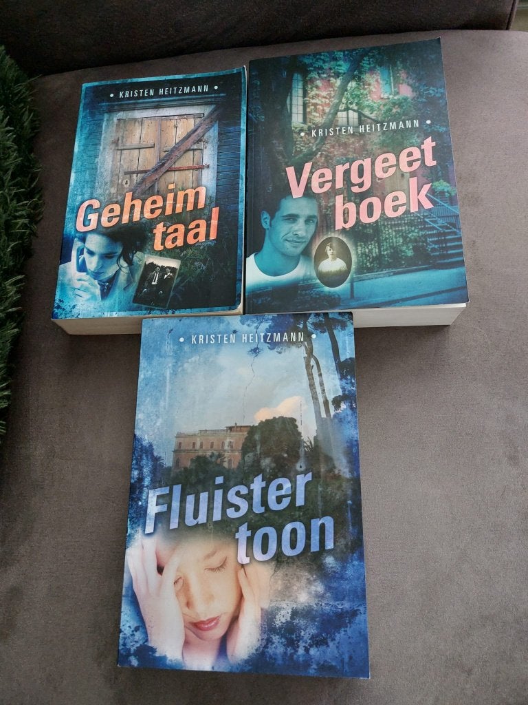 Geheimtaal Vergeetboek Fluistertoon Kristen Heitzmann, Boeken, Ophalen of Verzenden, Zo goed als nieuw