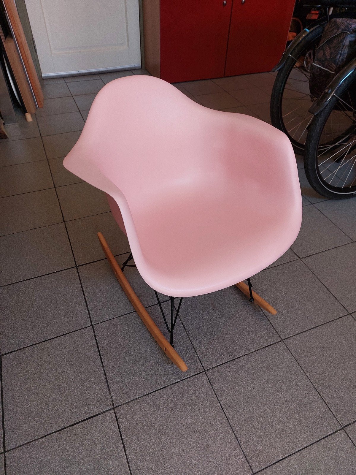 Roze schommelstoel met kuipzitting, Ophalen, Gebruikt, Overige kleuren, Eén