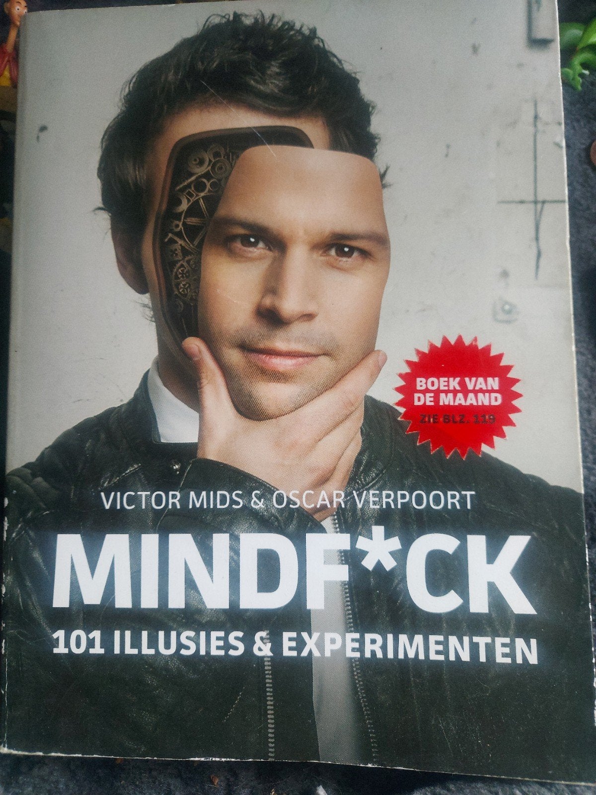 Mindf*ck: 101 Illusies & Experimenten - Victor Mids, Boeken, Ophalen of Verzenden, Gelezen, Victor Mids & Oscar Verpoort, Nederland
