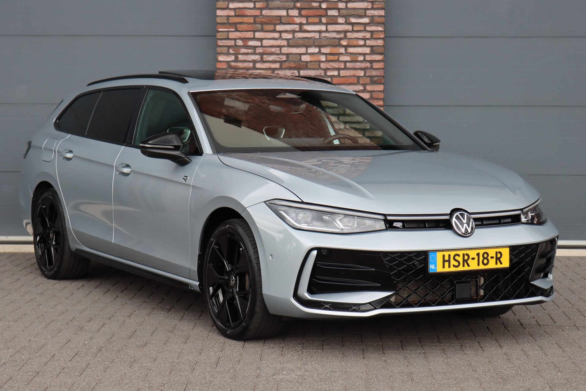 Volkswagen Passat Variant 1.5 eHybrid R-Line Edition | ACC |, Auto's, 4 cilinders, 2000 kg, Plug-in hybride, Hybride Elektrisch/Benzine