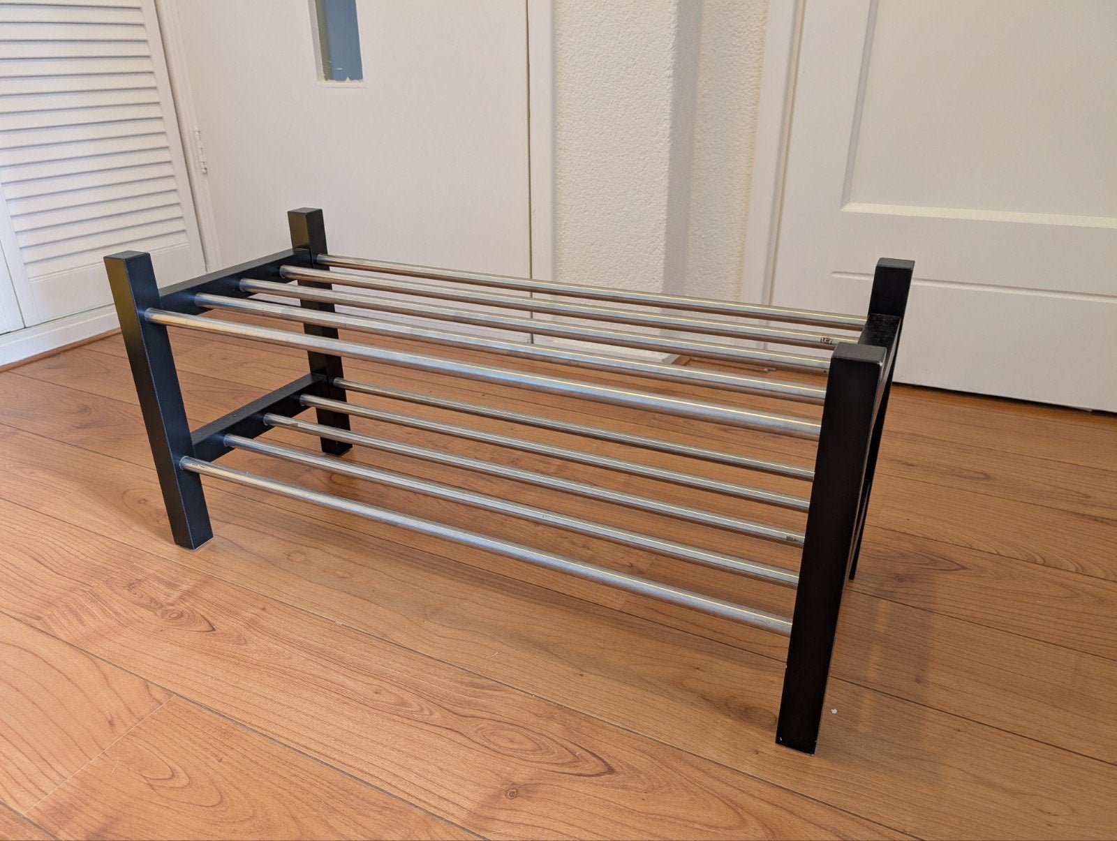 IKEA TJUSIG schoenenrek zwart 79x32x37 cm, Ophalen, Gebruikt