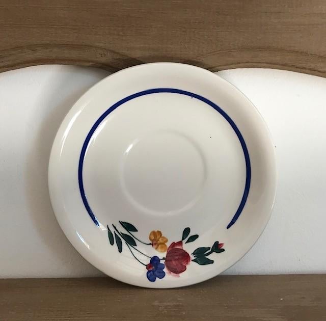 St. Amand Ceranord kop en schotel hand beschilderd, Antiek en Kunst, Antiek | Servies los, Ophalen of Verzenden