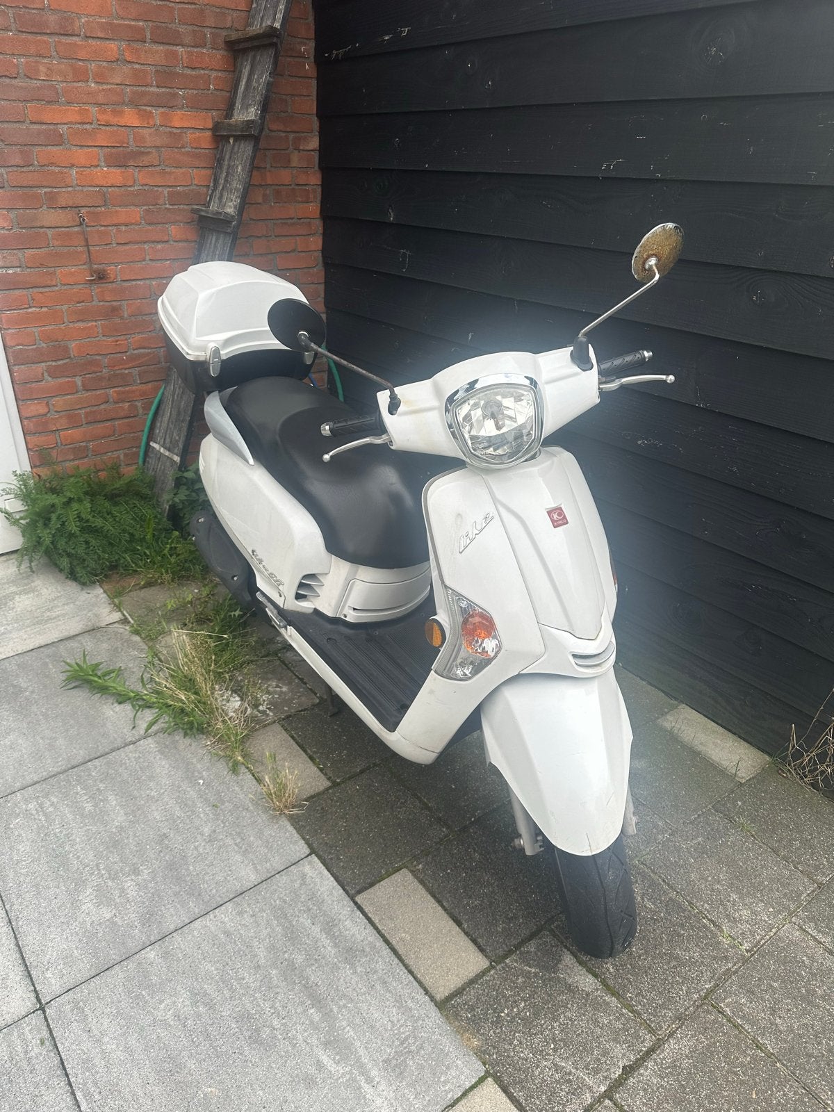 Kymco Like scooter inclusief helm en kettingslot, Fietsen en Brommers, Ophalen, Gebruikt, Maximaal 45 km/u, Benzine