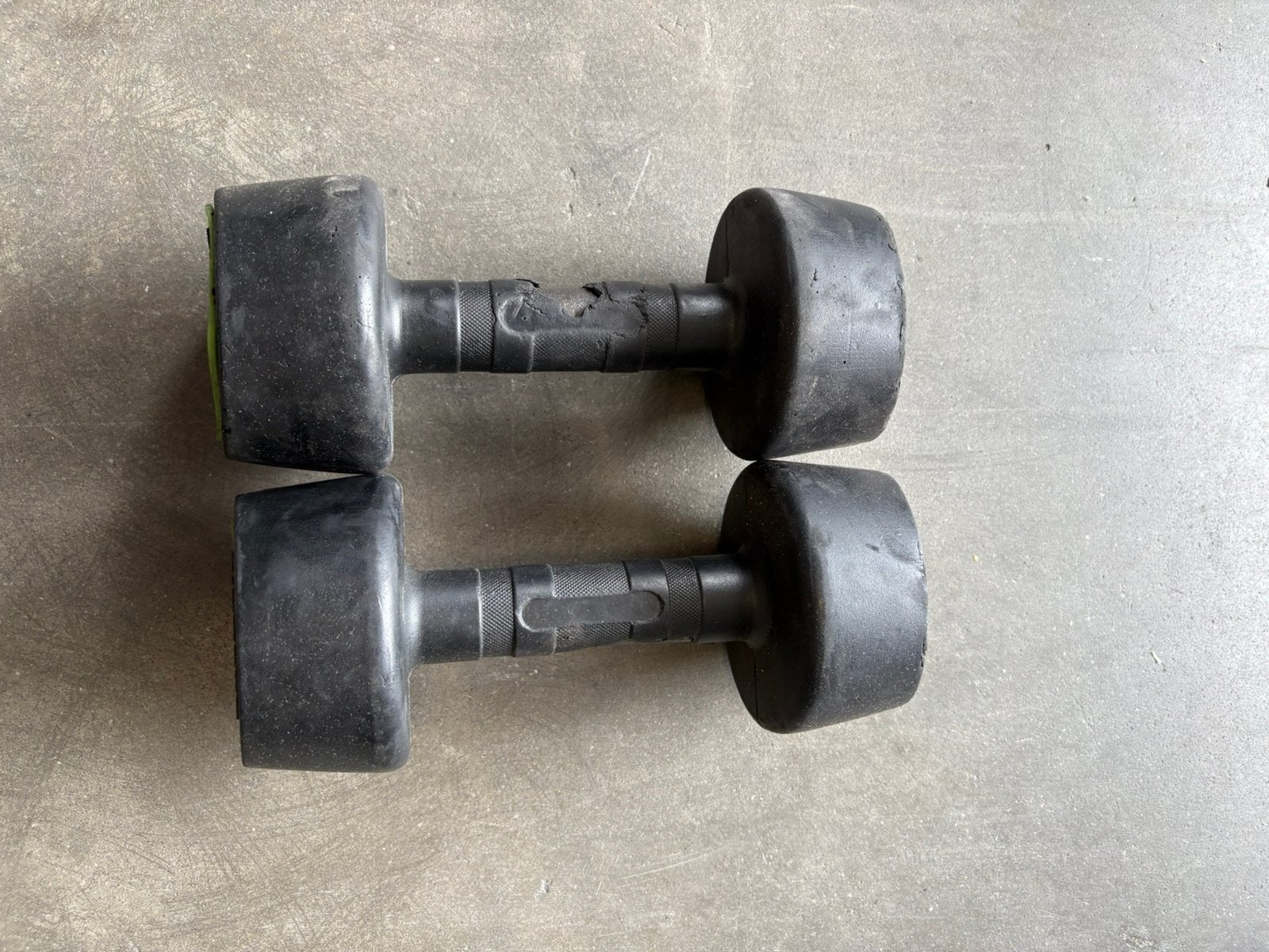 2 x 4 kg rubberen  dumbbell dumbbells gewichten, Gebruikt, Dumbbells, 2 x 4 kg, Ophalen of Verzenden