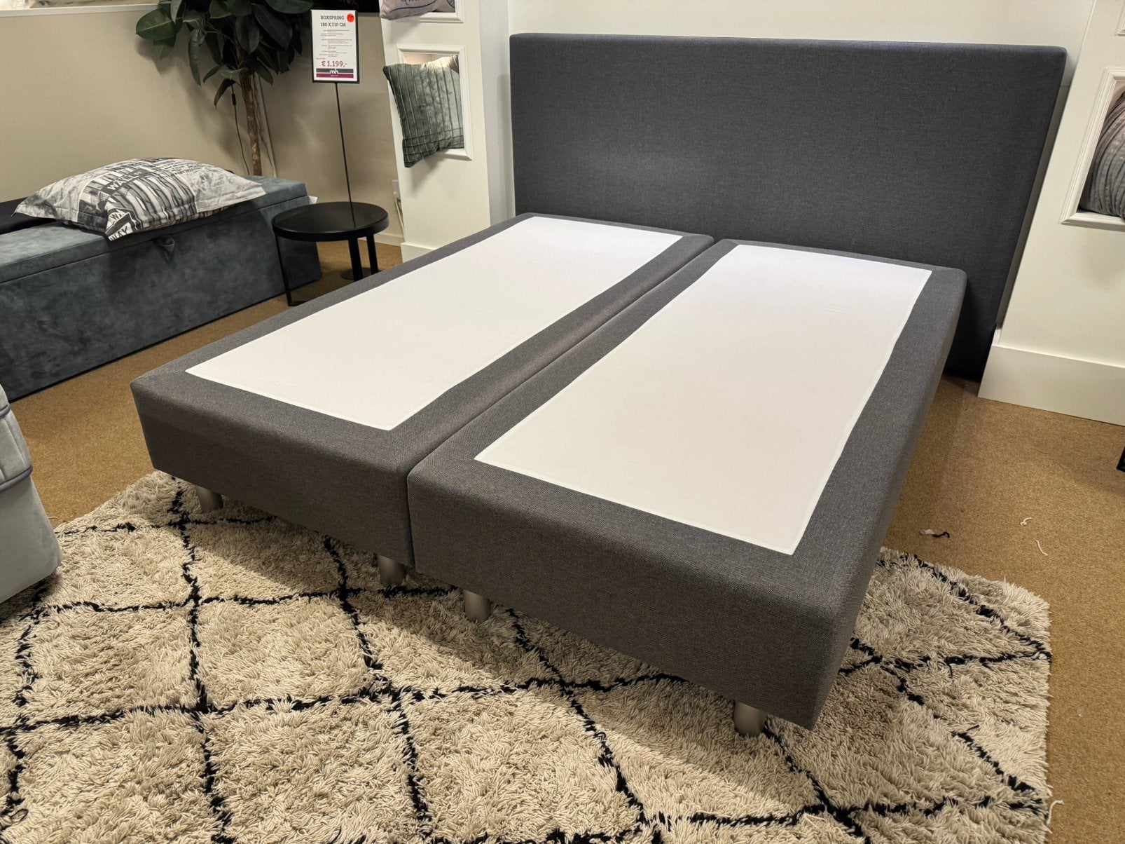 Boxspring Onderstel +Hoofdbord180x200 199,- Direct leverbaar, Ophalen, #Boxspring#Grijs#200#Stof#Bedden#2-Persoons, Mwonenenslapen
